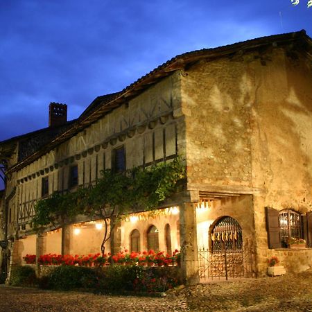Hostellerie Du Vieux Pérouges Exterior foto