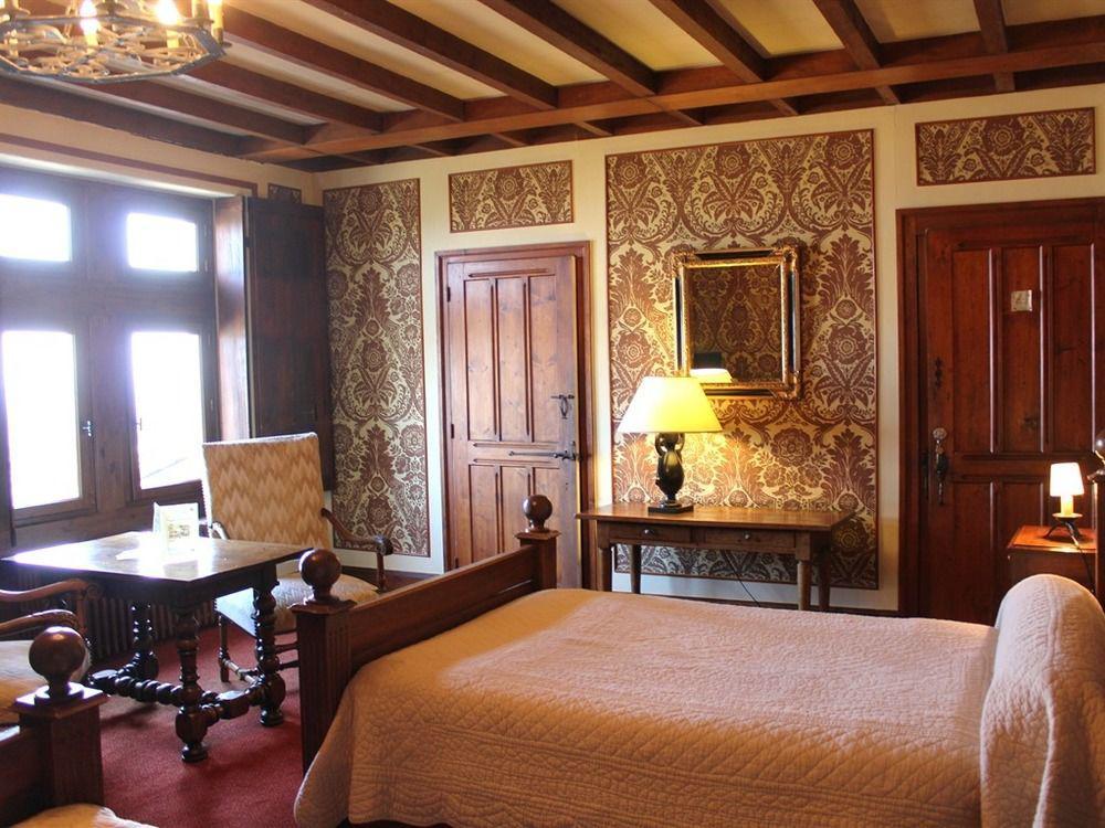 Hostellerie Du Vieux Pérouges Exterior foto