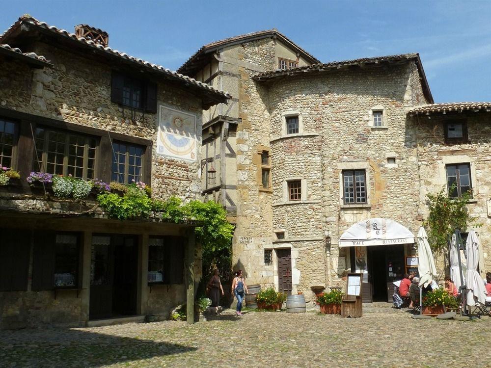 Hostellerie Du Vieux Pérouges Exterior foto