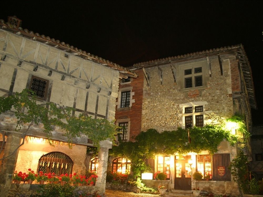 Hostellerie Du Vieux Pérouges Exterior foto