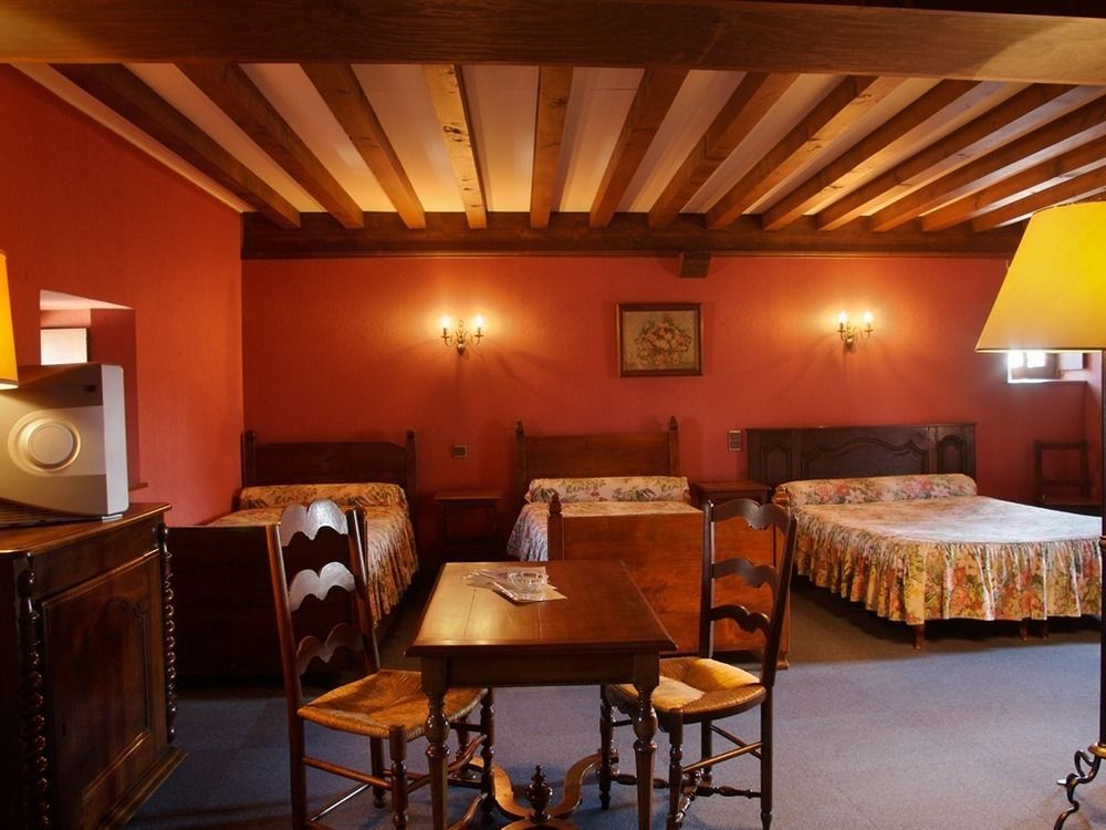 Hostellerie Du Vieux Pérouges Exterior foto